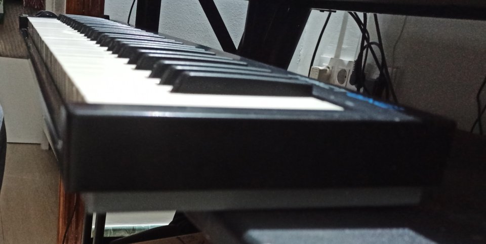 Teclado NEKTAR IMPACT GX61 (controlador MIDI 5 octavas)