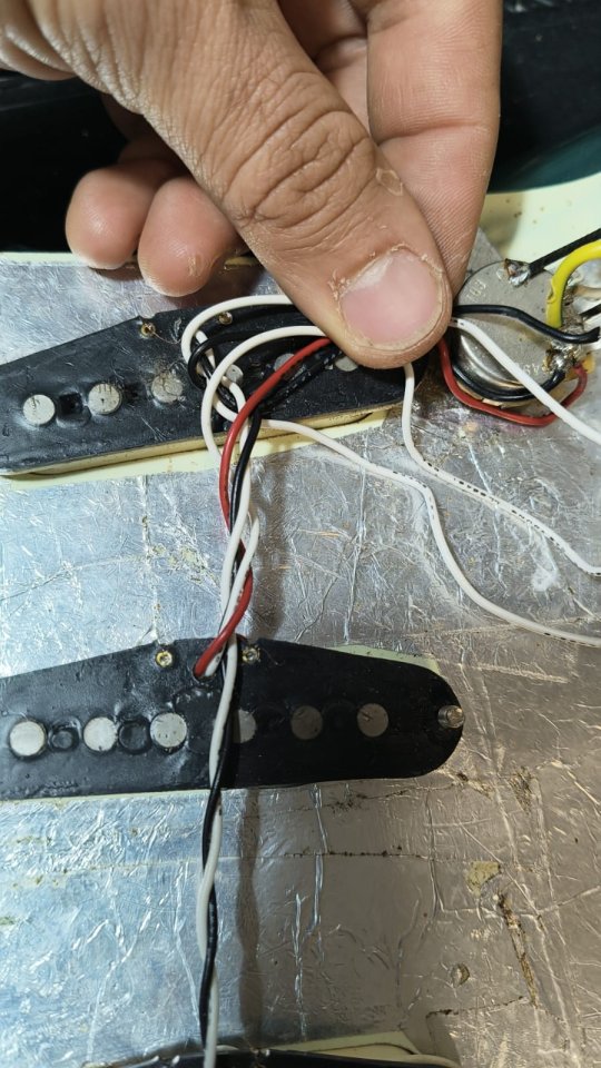 Guitarra por piezas strato