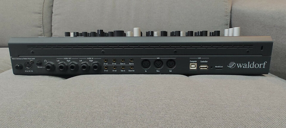Waldorf Iridium desktop + decksaver de segunda mano · Foto 4 de 10 · Asturias · 1300 €