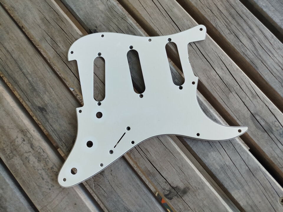 Golpeador Fender Stratocaster 1983 Fullerton AVRI 62