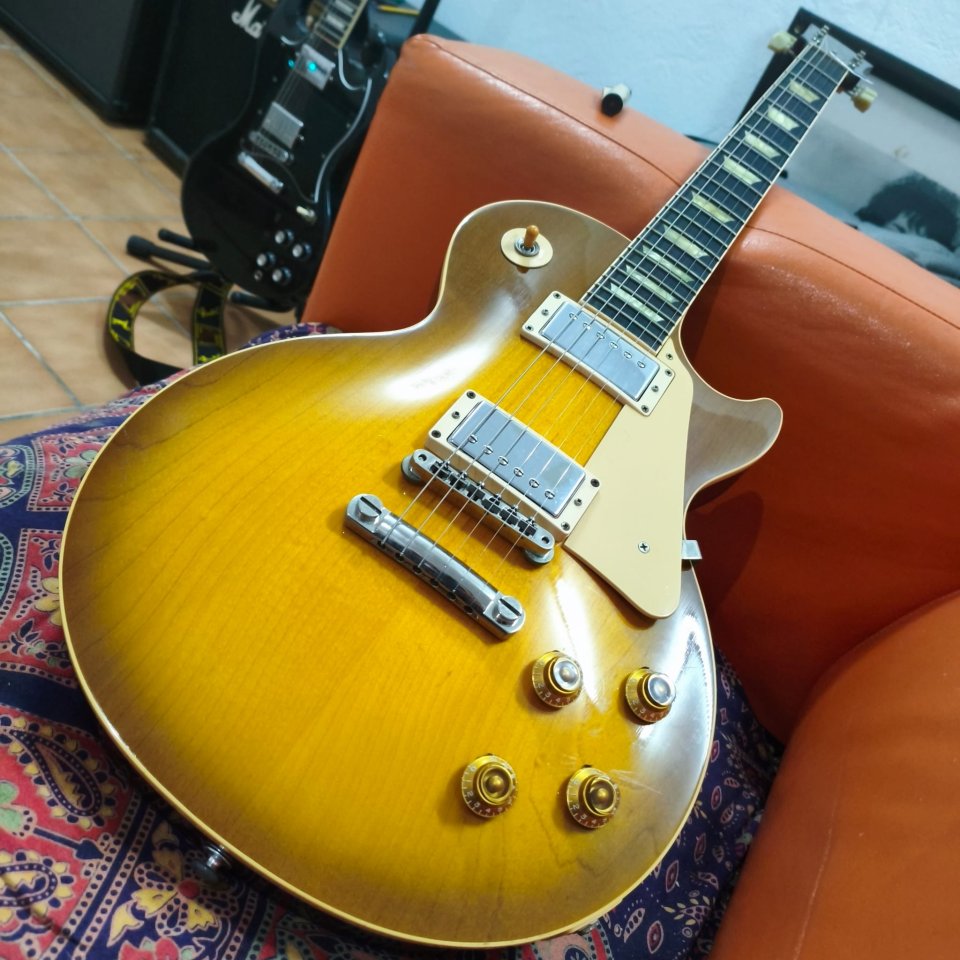 Gibson Les Paul Classic Honey Burst RI 1960s de 2000. de segunda mano · Foto 10 de 10 · Sevilla · 3000 €