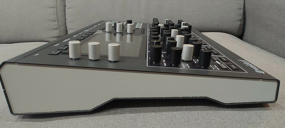 Waldorf Iridium desktop + decksaver de segunda mano · Foto 5 de 10 · Asturias · 1300 €