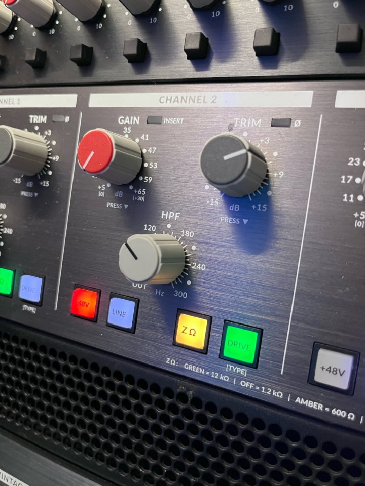 SSL Pure Drive Quad de segunda mano · Foto 4 de 5 · Madrid · 780 €
