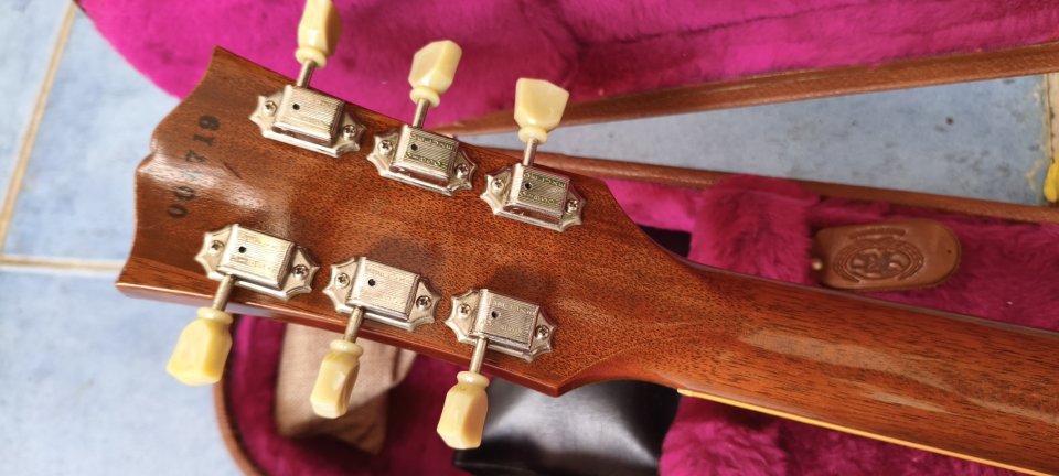 Gibson Les Paul Classic Honey Burst RI 1960s de 2000. de segunda mano · Foto 9 de 10 · Sevilla · 3000 €
