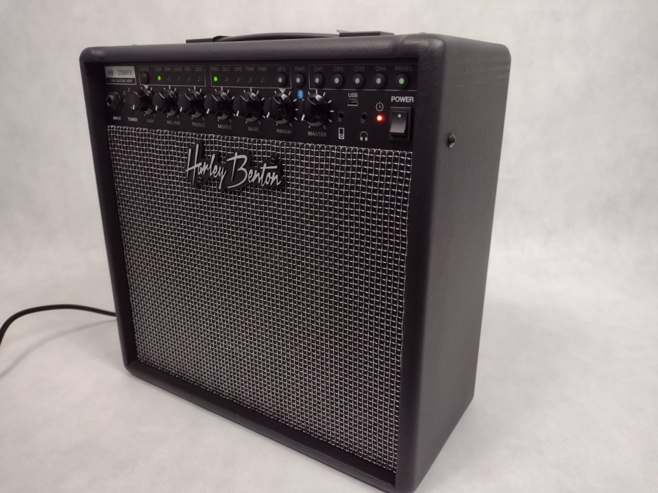 Amplificador guitarra Harley Benton HB20M NUEVO de segunda mano · Foto 1 de 2 · Madrid · 65 €