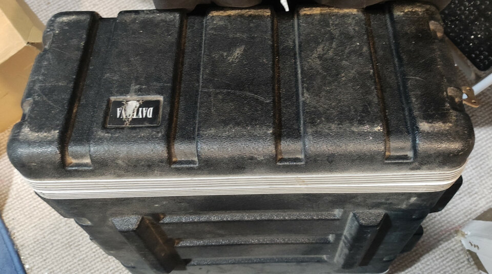 2 aparatos para reparar + fligthcase (PRECIO POR TODO)**añado receptor**