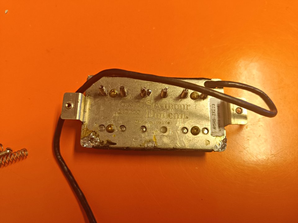 Pastilla Seymour Duncan APH 1B de segunda mano · Foto 2 de 3 · Valencia · 75 €
