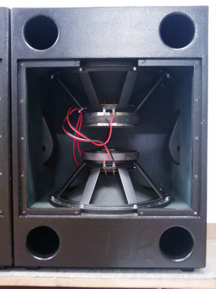 4 Sub V&dB 2 x 18" de segunda mano · Foto 8 de 10 · Palencia · 2800 €
