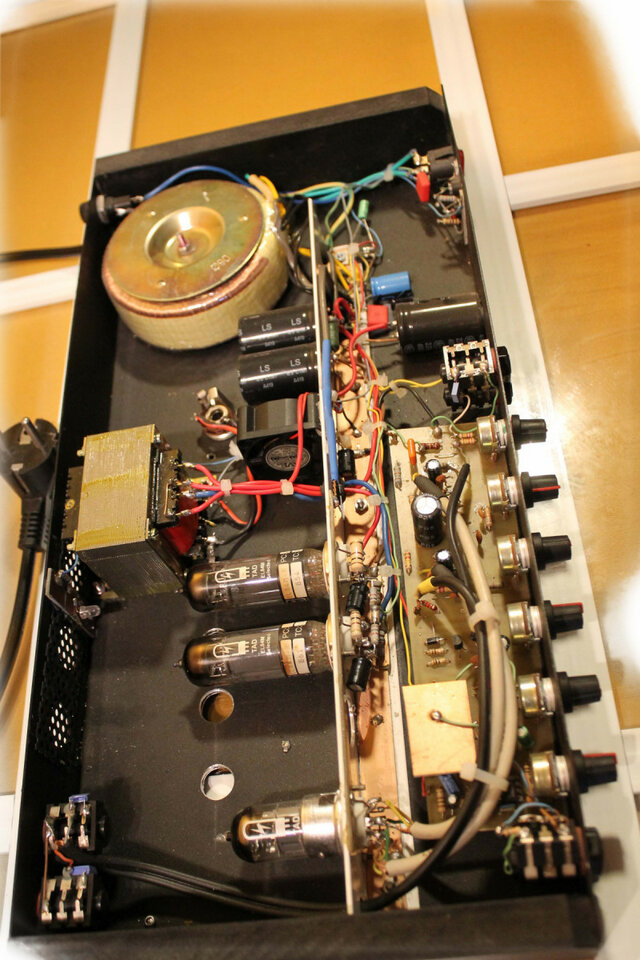 Amplificador Válvulas de Luthier 30W