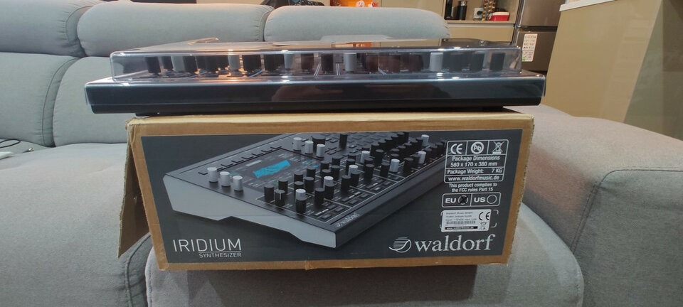 Waldorf Iridium desktop + decksaver de segunda mano · Foto 8 de 10 · Asturias · 1300 €