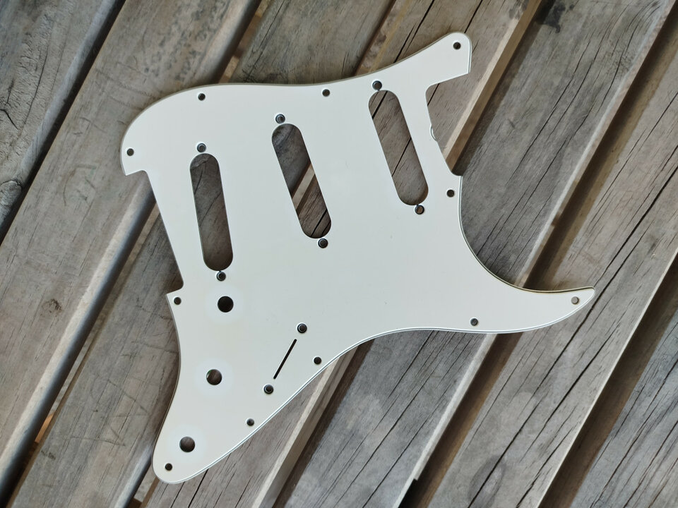 Golpeador Fender Stratocaster 1983 Fullerton AVRI 62