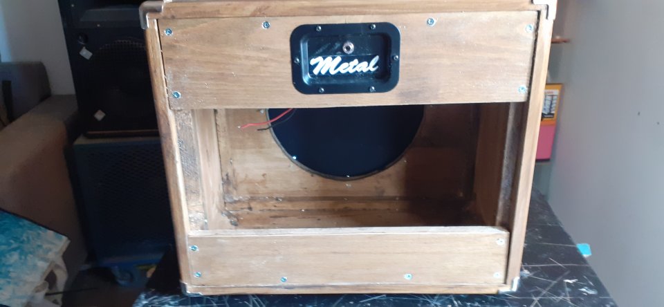 Pantalla artesanal 1x12 en madera de Abeto finlandes 18mm. de segunda mano · Foto 2 de 10 · Cáceres · 100 €