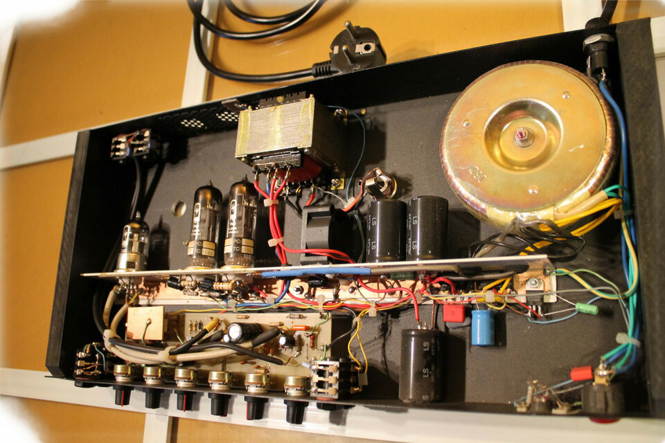 Amplificador Válvulas de Luthier 30W