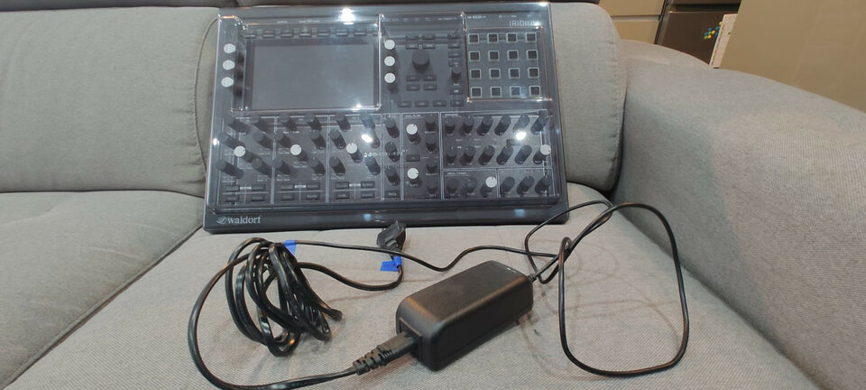 Waldorf Iridium desktop + decksaver de segunda mano · Foto 9 de 10 · Asturias · 1300 €