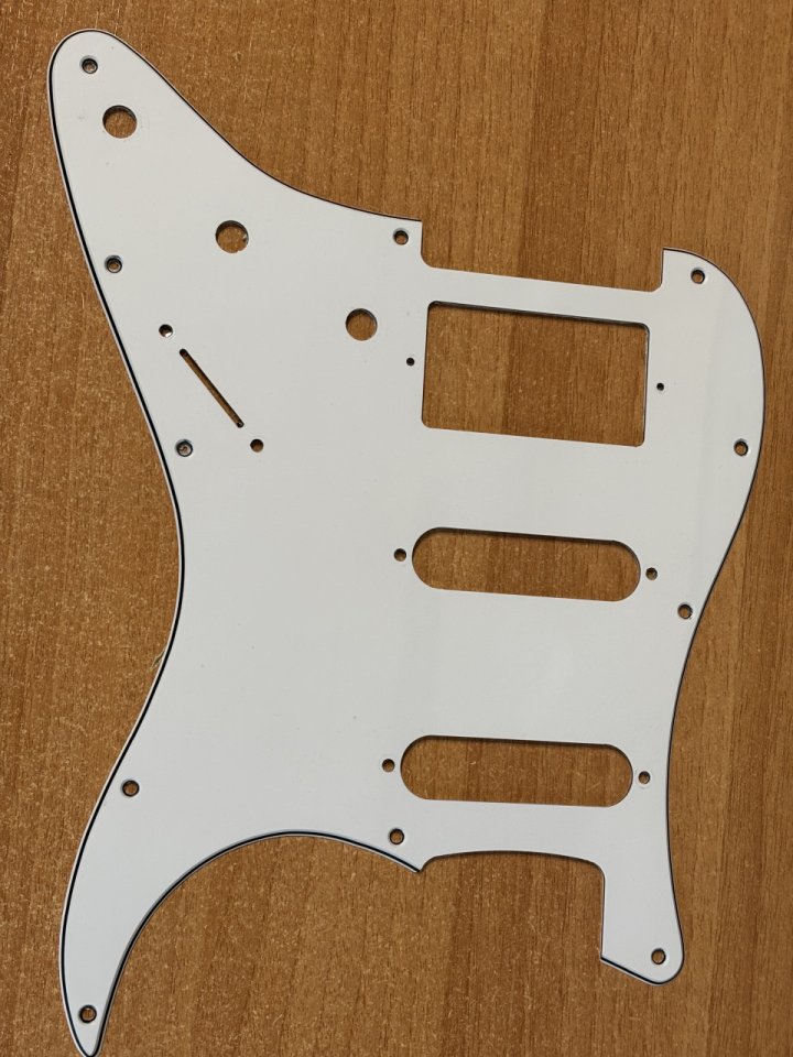 Varios accesorios de guitarra