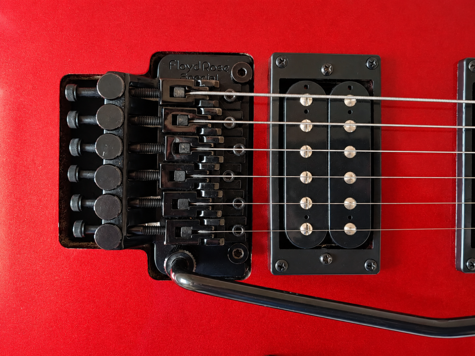 Guitarra Washburn XM12FR con Floyd Rose 2012 Samick de segunda mano · Foto 3 de 10 · Madrid · 160 €