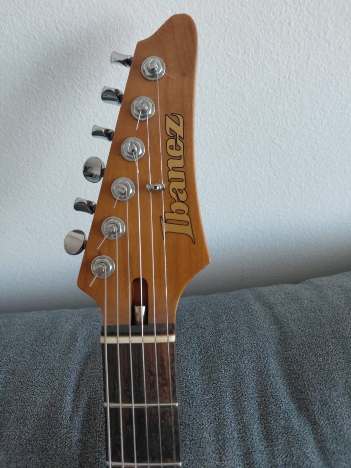Ibanez AZ2204 Prestige de segunda mano · Foto 7 de 7 · Sevilla · 1100 €