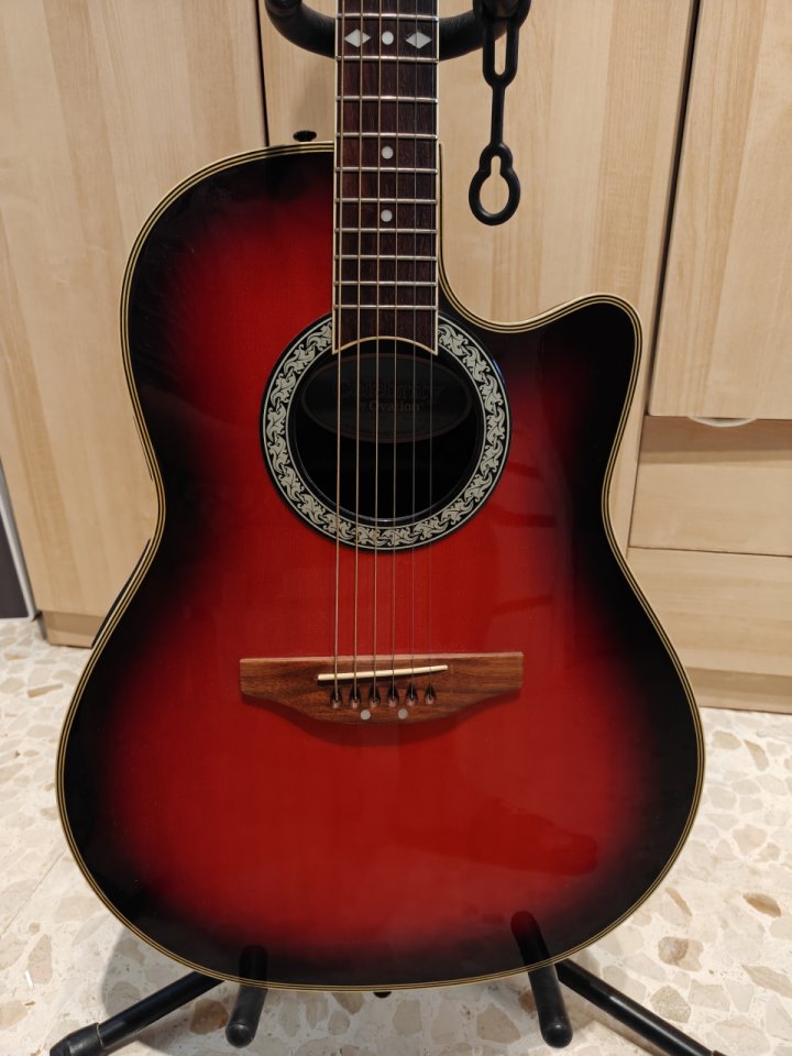 Ovation CS 157 Guitarra Electroacústica Korea 90's de segunda mano · Foto 2 de 7 · Sevilla · 250 €
