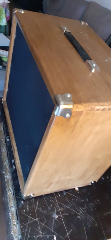 Pantalla artesanal 1x12 en madera de Abeto finlandes 18mm. de segunda mano · Foto 5 de 10 · Cáceres · 100 €
