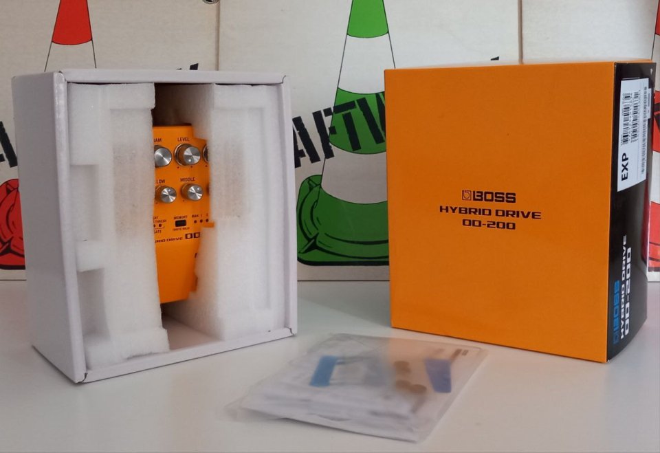 BOSS OD-200 Hybrid Drive;: embalaje original, sin uso