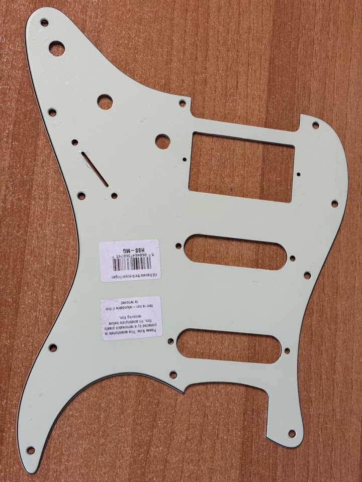 Varios accesorios de guitarra