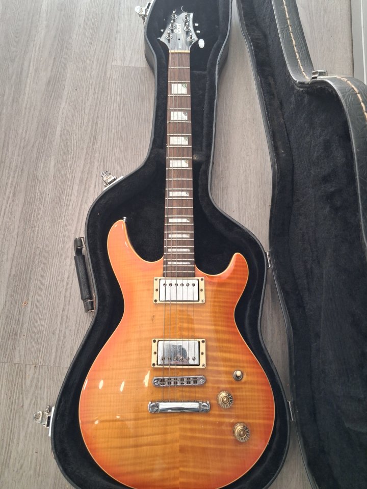 CORT M600 2005 de segunda mano · Foto 1 de 4 · Salamanca · 580 €