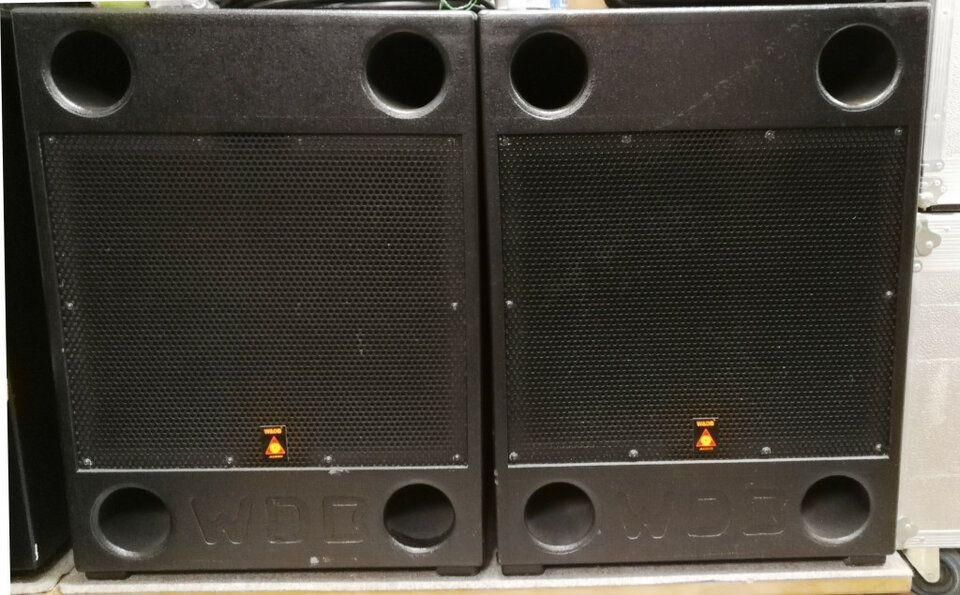 4 Sub V&dB 2 x 18" de segunda mano · Foto 2 de 10 · Palencia · 2800 €