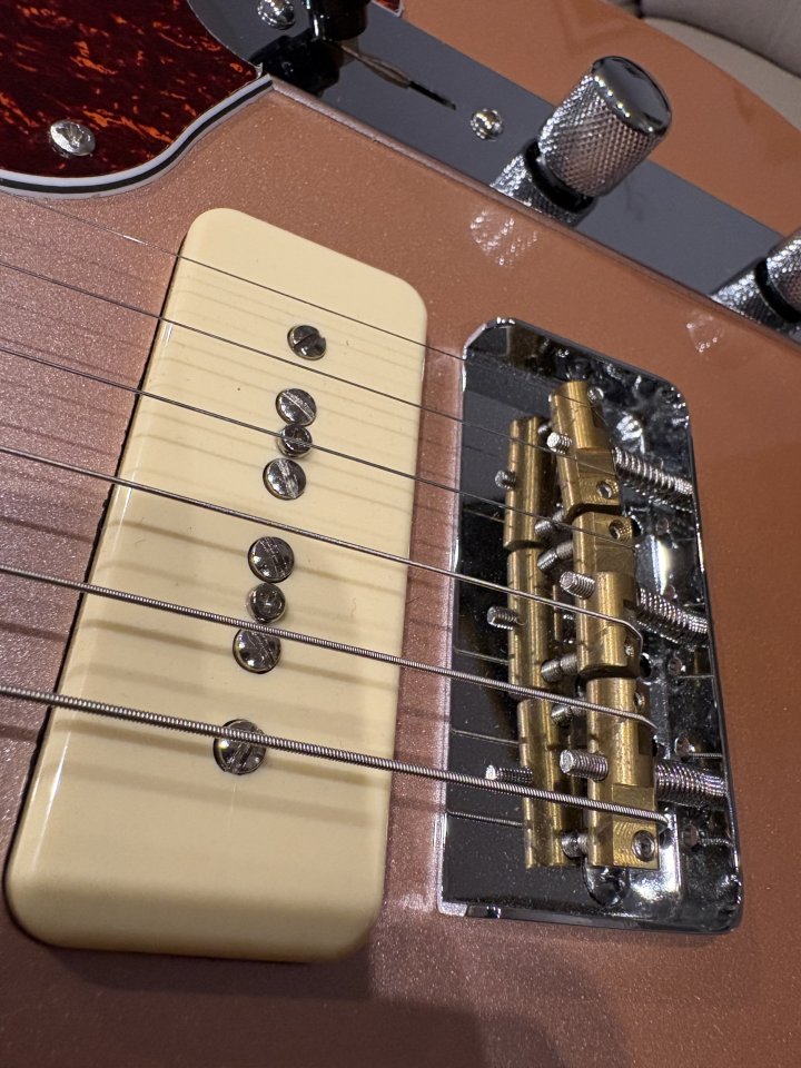 Sire Tele Larry Carlton con P90 de Luthier (GF Pickups), semiholloway