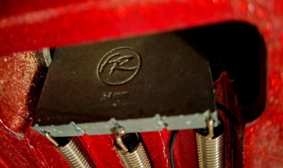 Guitarra Washburn XM12FR con Floyd Rose 2012 Samick de segunda mano · Foto 7 de 10 · Madrid · 160 €