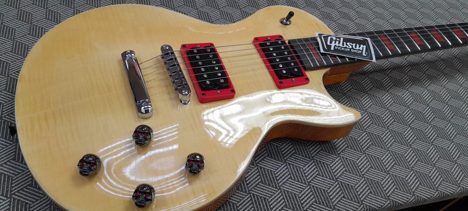 GUITARRA DE LUTHIER de segunda mano · Foto 1 de 5 · Madrid · 1700 €