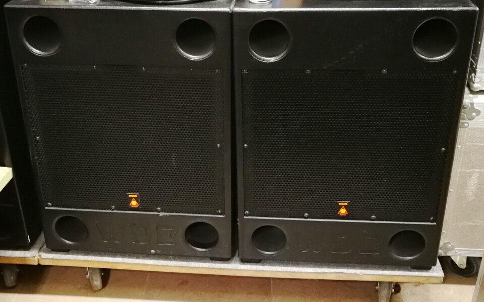 4 Sub V&dB 2 x 18" de segunda mano · Foto 10 de 10 · Palencia · 2800 €