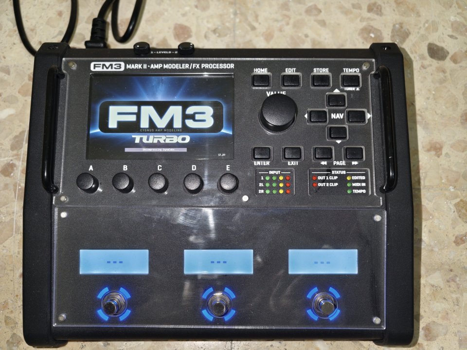 Fractal Audio FM3 Mark II Turbo+Cab packs y IRs de pago extra de segunda mano · Foto 1 de 4 · Madrid · 1099 €