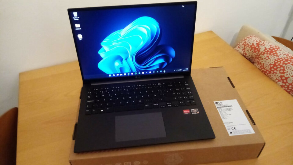 Ordenador portátil LG 16UD70R-G.AX56B