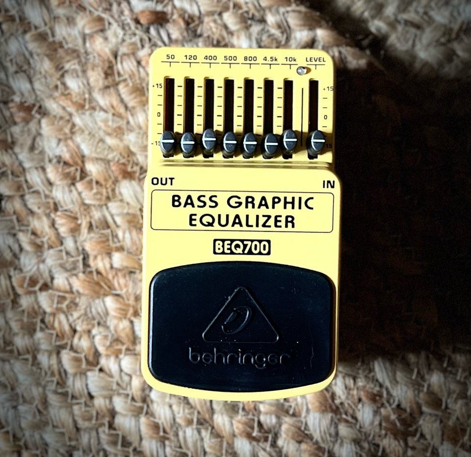 Behringuer Beq700 de segunda mano · Huelva · 20 €