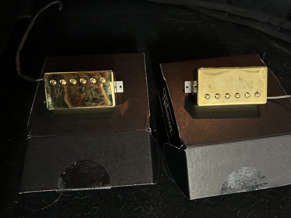 Pareja de Gibson Burstbucker Gold 2 y 3