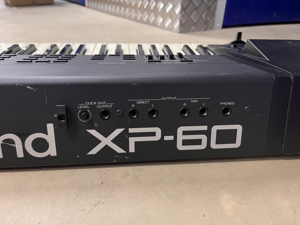 Roland XP-60 – 61-key Music Workstation de segunda mano · Foto 6 de 6 · Barcelona · 449 €