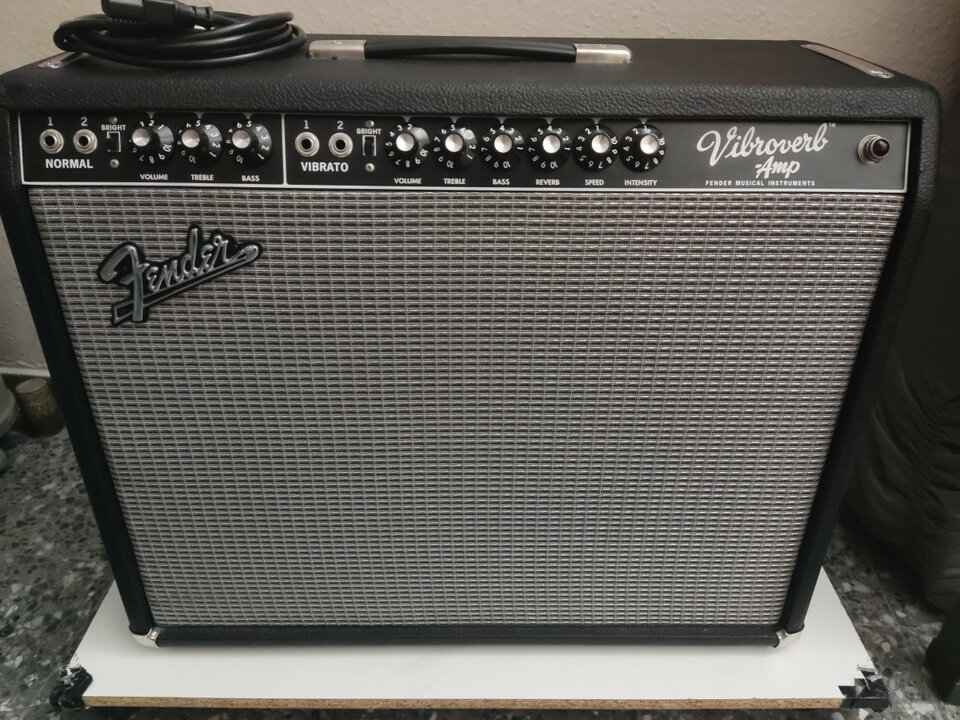Fender Vibroverb 64 César Díaz ( cambio )