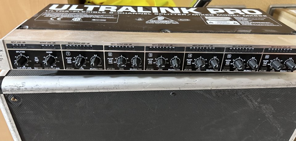 behringer ultralink pro mx882