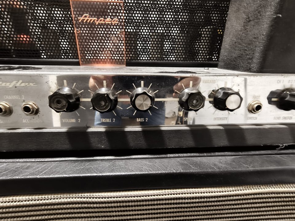 Ampeg B12XT 1960-1967