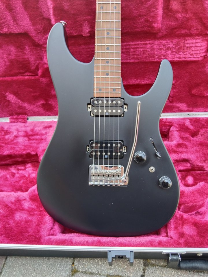 Ibanez AZ 2402 Prestige de segunda mano · Foto 3 de 10 · Navarra · 1600 €
