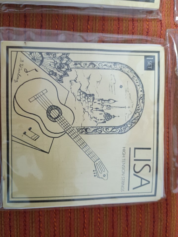 16 juegos de cuerdas de guitarra clásica