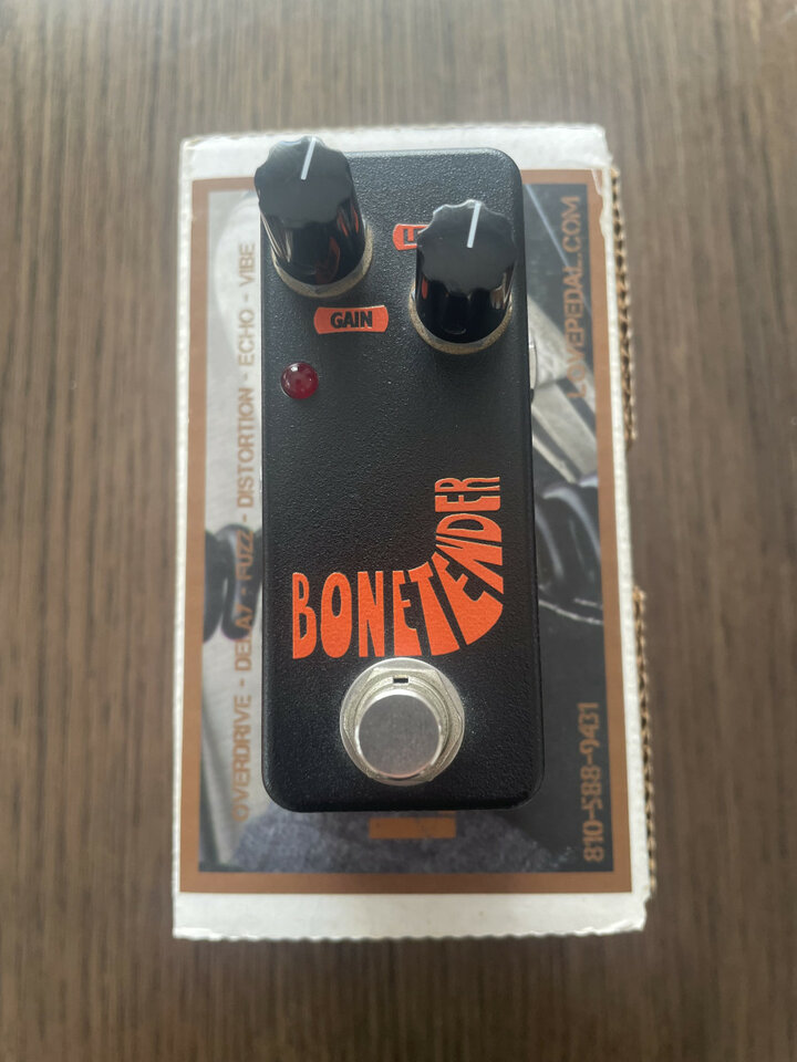 Lovepedal BoneTender fuzz