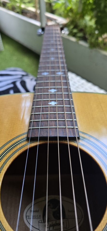 Guitarra Acústica Epiphone Zurd@ de segunda mano · Foto 6 de 10 · Madrid · 160 €