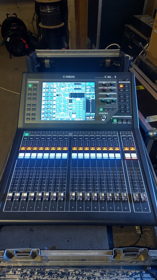 YAMAHA QL1 de segunda mano · Foto 1 de 10 · Barcelona · 5000 €