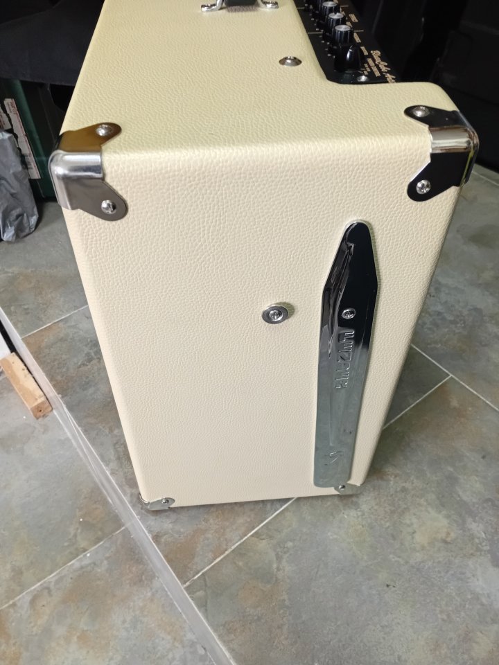 Ronan cube blues Artist