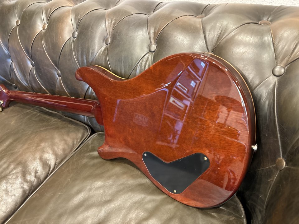 PRS P24 con Piezo (Estuche y papeles) por Gibson Custom / R7 / Firebird de segunda mano · Foto 3 de 10 · Pontevedra
