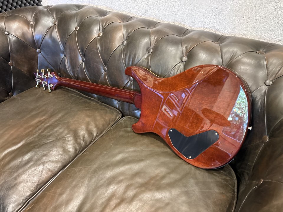 PRS P24 con Piezo (Estuche y papeles) por Gibson Custom / R7 / Firebird de segunda mano · Foto 4 de 10 · Pontevedra