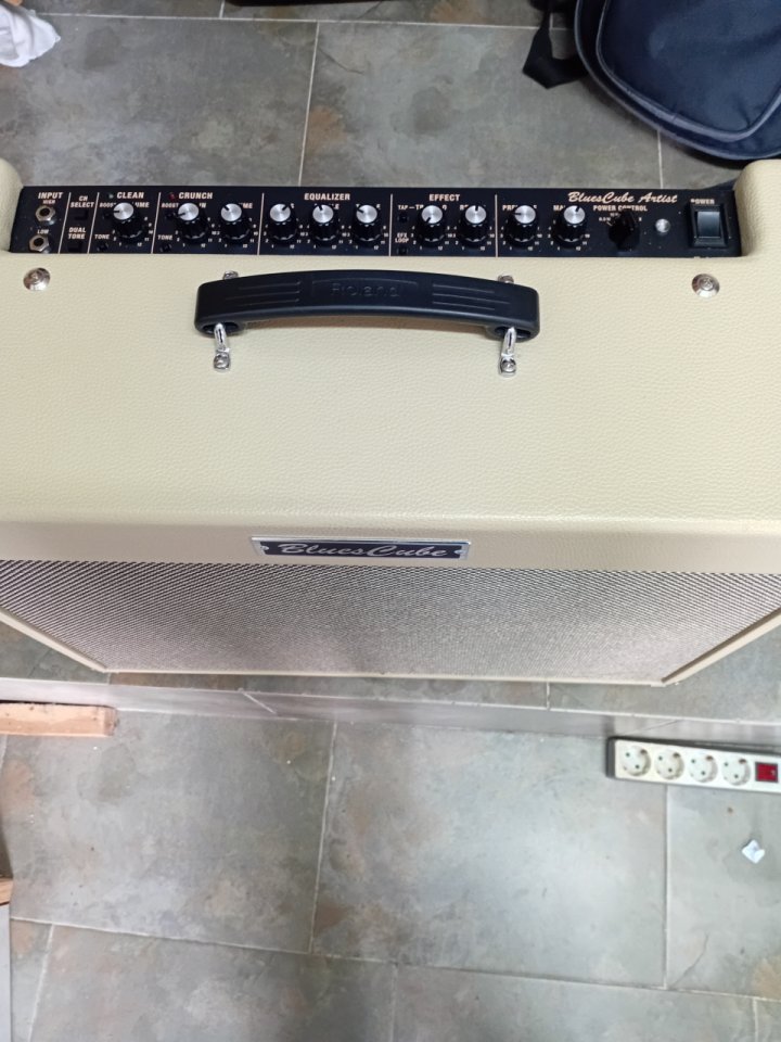 Ronan cube blues Artist