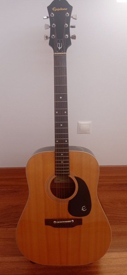 Guitarra acústica Epiphone FT-145 Japón años 70 de segunda mano · Foto 2 de 10 · Cuenca · 350 €