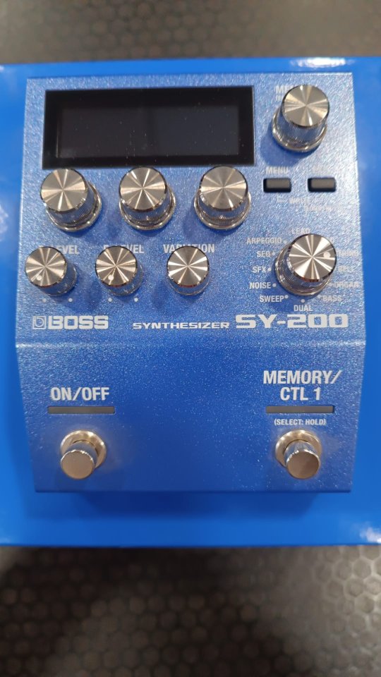 Boss SY-200 Synthesizer de segunda mano · Foto 1 de 2 · Sevilla · 289 €